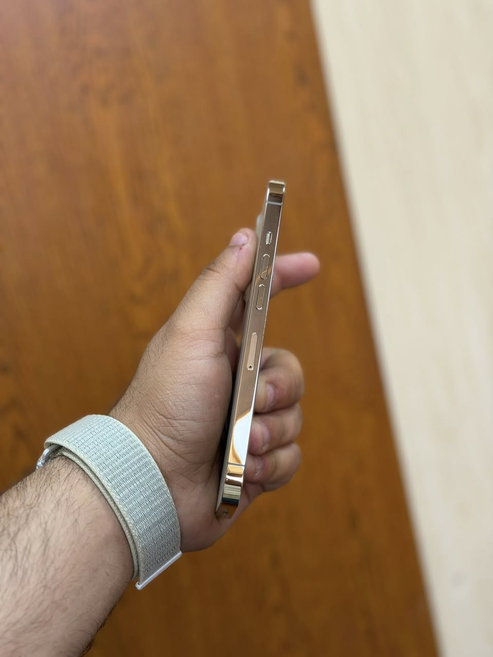 ايفون13 برو (صغير)
ذاكرة العملاقة (1/ تيره /1024)

بطاريه🔋89

نورمال شرط الجهاز 

تك سيم كرت مايعبر هوا

السعر 650 

فيس ايدي شغال

والي ماعجبه السعر ياخذ اغاته والاحسن منه يكون

مكاني موصل حي السكر  ماعندي توصيل 

***********
