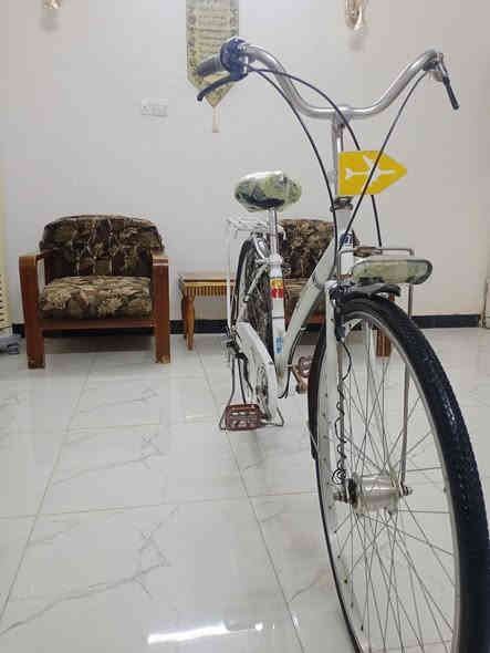 سلام عليكم بايسكل للبيع جديد بمعنى الكلمه موديل 2021 حجم 27 الله شاهد البايسكل كلش نضيف موضح بل صور ولسعر (125)وبي مجال للطيبين مكان بغداد ابو غريب رقم (***********)
