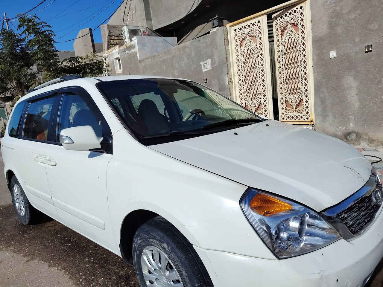 كرنفال خليجي 2012
كفاله عامة من الضربة أو اي عيب شرعي 
محرك 2700 وباقي التفاصيل بالصور 
السيارة موجوده بالرميثة ***********
