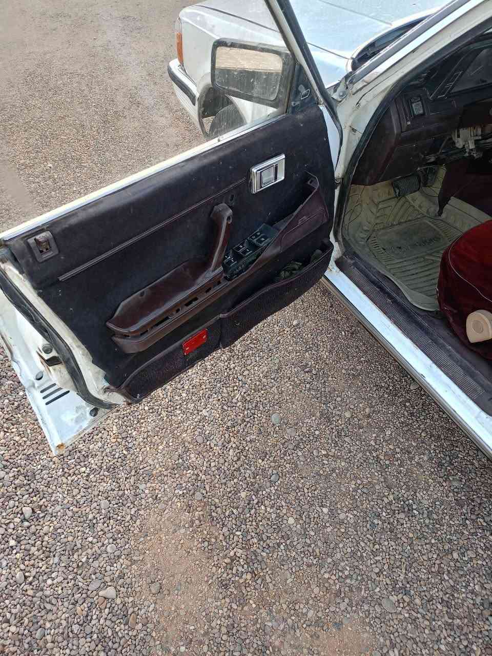 سلام عليكم لبيع سوبر موديل 1985 سيارة جاهزة من كلشي ما ناقصه كير ومحرك بطه سيارة بيه مكانات صبغ رقم سيارةنكليزي تحويل مباشر  مكان سيارة الانبار الفلوجه 
سعر 40 وبيه مجال 
***********
