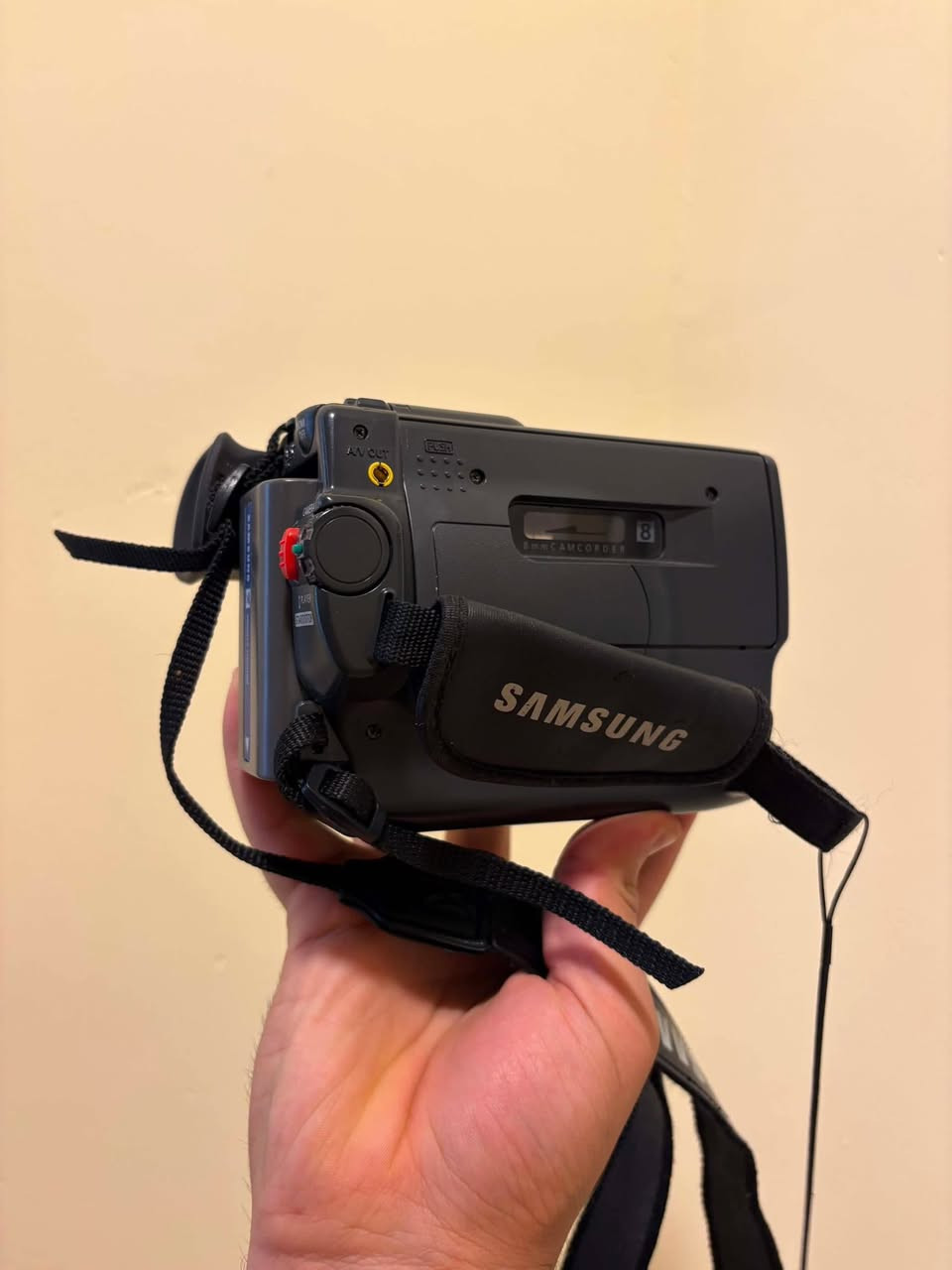 Samsung VP-W60
كاميرا فيديو فنتج 
قديمة / تسعينات 
مع حافظة 
الكاميرا شغالة (لكن فيها خلل) 
السعر 70 الف


**إذا كنت صاحب هذا الإعلان وتريد حذفه لأي سبب، رجاءا أرسل رسالة إلى الدعم الفني**