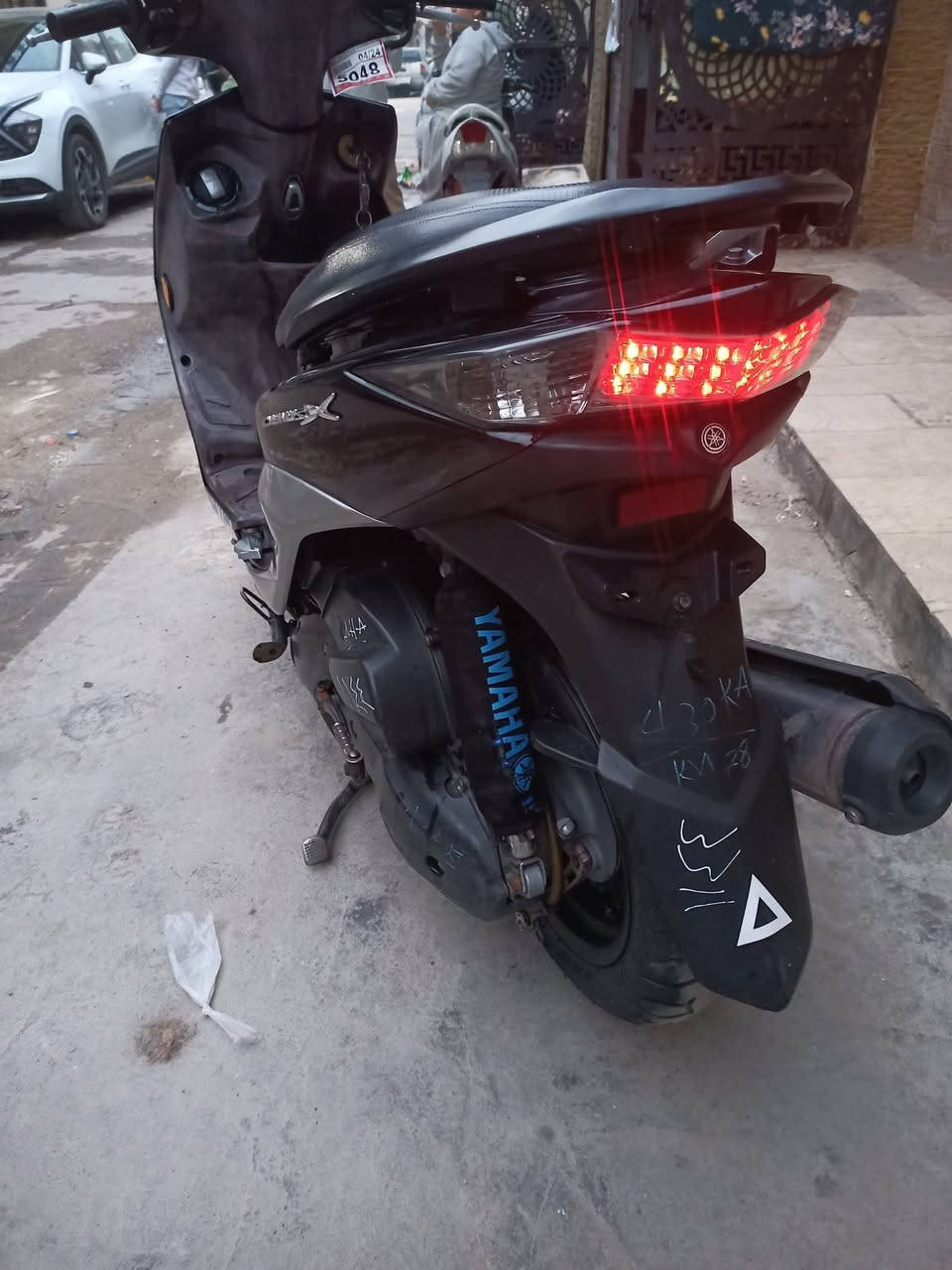 دراجه سكنس لد فحل نوزل خطين قبق نفخ ياباني جديده مال رمبه دراجه  ام الطلاعات بلاديه مكينه ناعمه شلعه معدل ربع نكره كهربائياتها كلها شغاله كفرات اصليه دراجه جديده اي نقص مابيها مكفوله السعر مليون و 150 العنوان بغداد الكرخ الاتصال على الرقم***********
