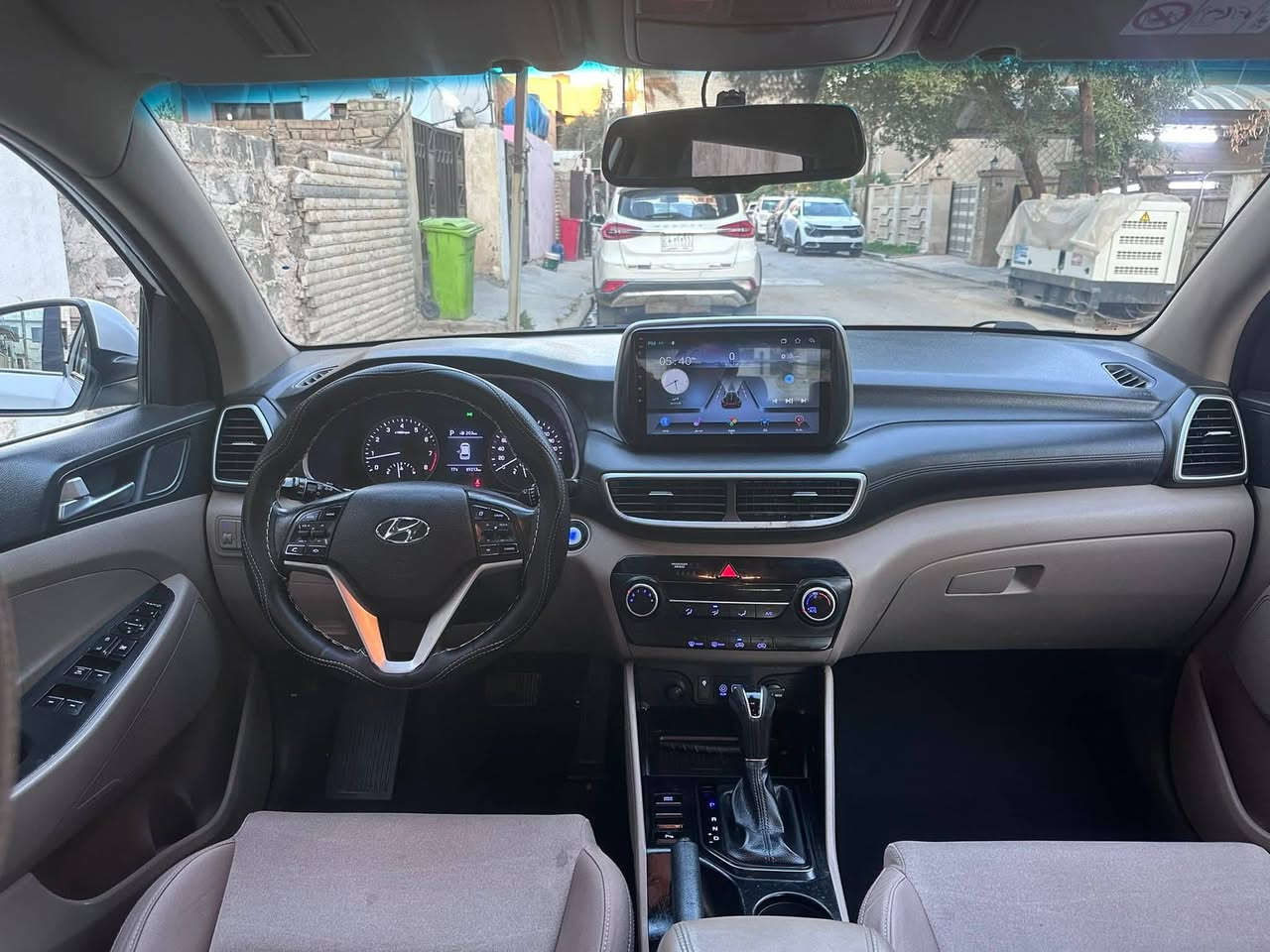 السلام عليكم
توكسان 2019 خليجي محرك 2000 دوش لسيارة رقم أربيل السيارة مكفولة كفالة عامة من عدا رصعتين بسيطات مسحوبات بي بي ار فقط وباقي السيارة كفالة حتى ويل 18الدعاميات مكفولات والسيارة ماشية 89 
مواصفات السيارة:
بصمة،كشنين كهرباء ،مري شفط،حساس خلفي امامي ،ثلاث تحكمات انظمه قياده،بد لايت لد ولايت لدقطعتين تبريد وبعد بيها مواصفات اكثر.
والمكان بغداد المنصور
والسعر 140 
وهذا رقمي ‭***********
