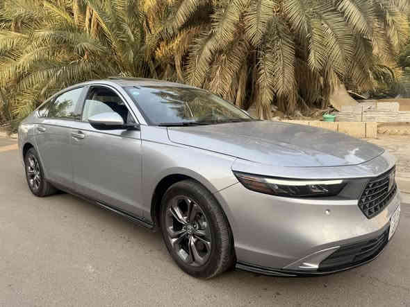 السلام عليكم 
هونداي اكورد هايبرد موديل 2025

ماشيه 12

مواصفات Exl (فول مواصفات .فتحه سقف.كراسي جلد وكهرباء .تدفئه كراسي .تبريد قطعتين امامي وخلفي .ويل حجم 17.حساس امامي .انظمه  قياده ذاتيه .شاحن وايرلس)باقي المواصفات معروفه 

 رقم الشاصي مرفق  بلمنشور// صبغ بنيد وجاملغ 

1HGCY2F61SA002125

ايرباك برده ودركه 

مرقم بغداد

السعر 190 وبيها مجال بسيط  

العنوان بغداد حي الجامعه 

***********
