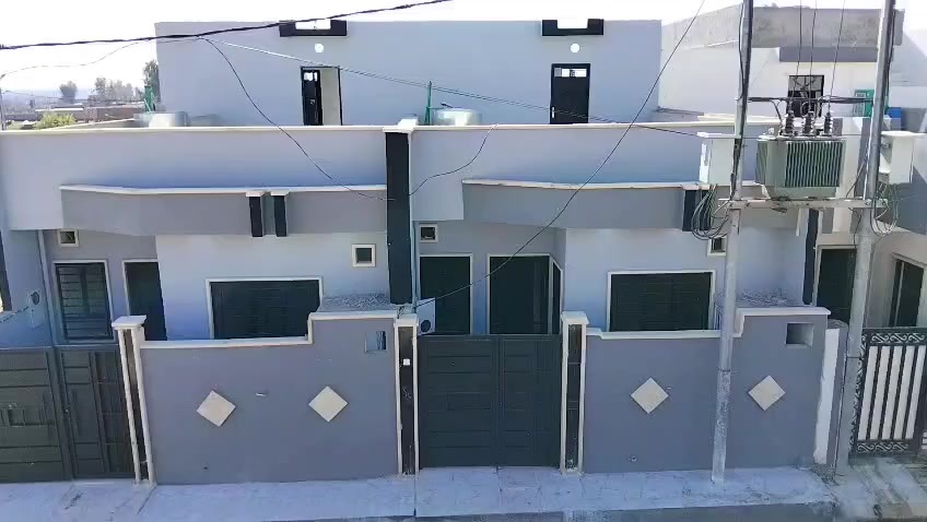 السلام عليكم بيت للبيع غرفة نوم وستقبال بياء حديث حي ملاين الثانيه تقطيع ابو فهد مساحة 100متر سعر 55وبي مجال هذا  رقم هاتف او وتساب بي ***********
