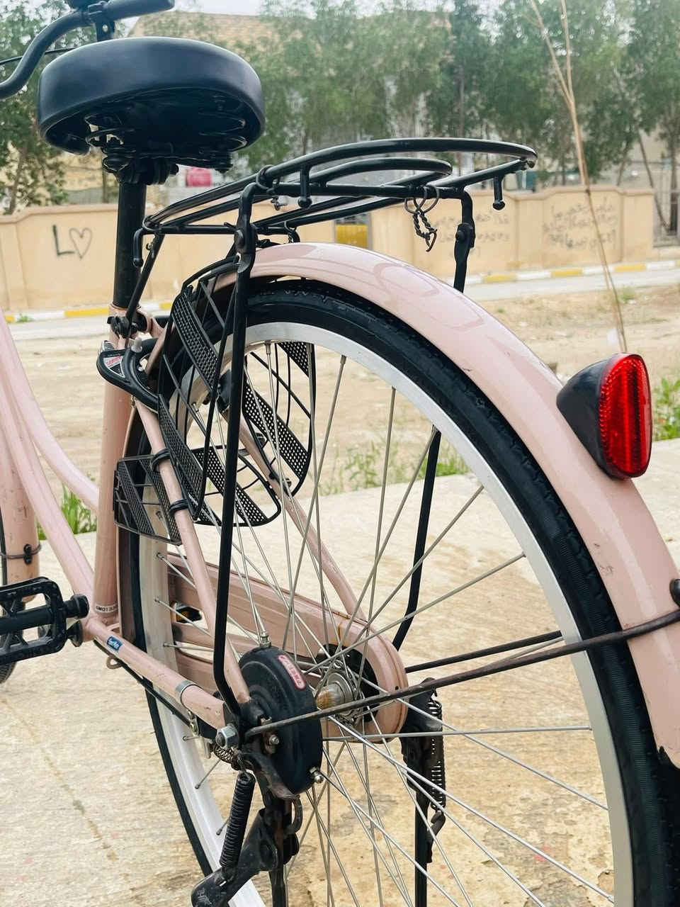 السلام عليكم ورحمة الله/ بايسكل موديل 21 - اللون وردي  /- السعر خاص وبسيط //  📍النجف الأشرف . 
🛑الرقم - *********** واتساب فقط
