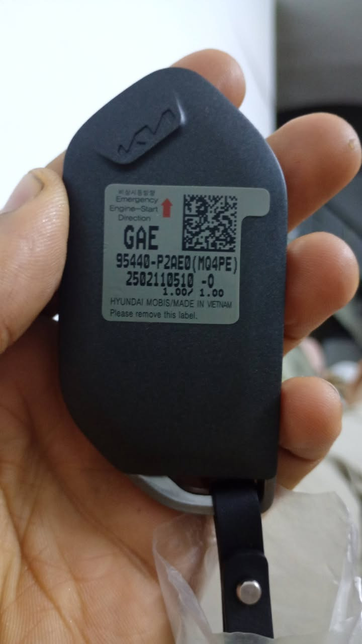 بصمه كيا سورنتو اصليه قابله للبرمجه بعدها جديده ما مستخدمه قيم باليرضي الله وبالعافيه واتساب ***********
