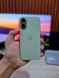 ايفون ١٧ • ٢٥٦ • بطاريه ١٠٠%
