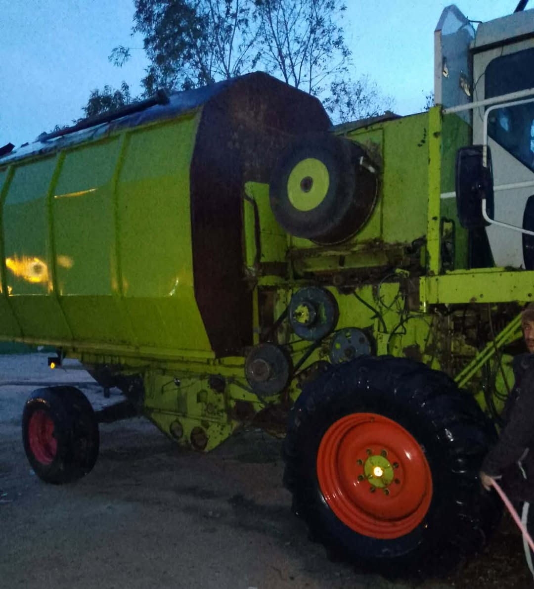 حاصدة محور تبانه 
حاصدة كلاص هايدرو 
تحوير درجة أولى 
عربانه جبيرة 
رقم وسنويه 
للاتصال 
***********
