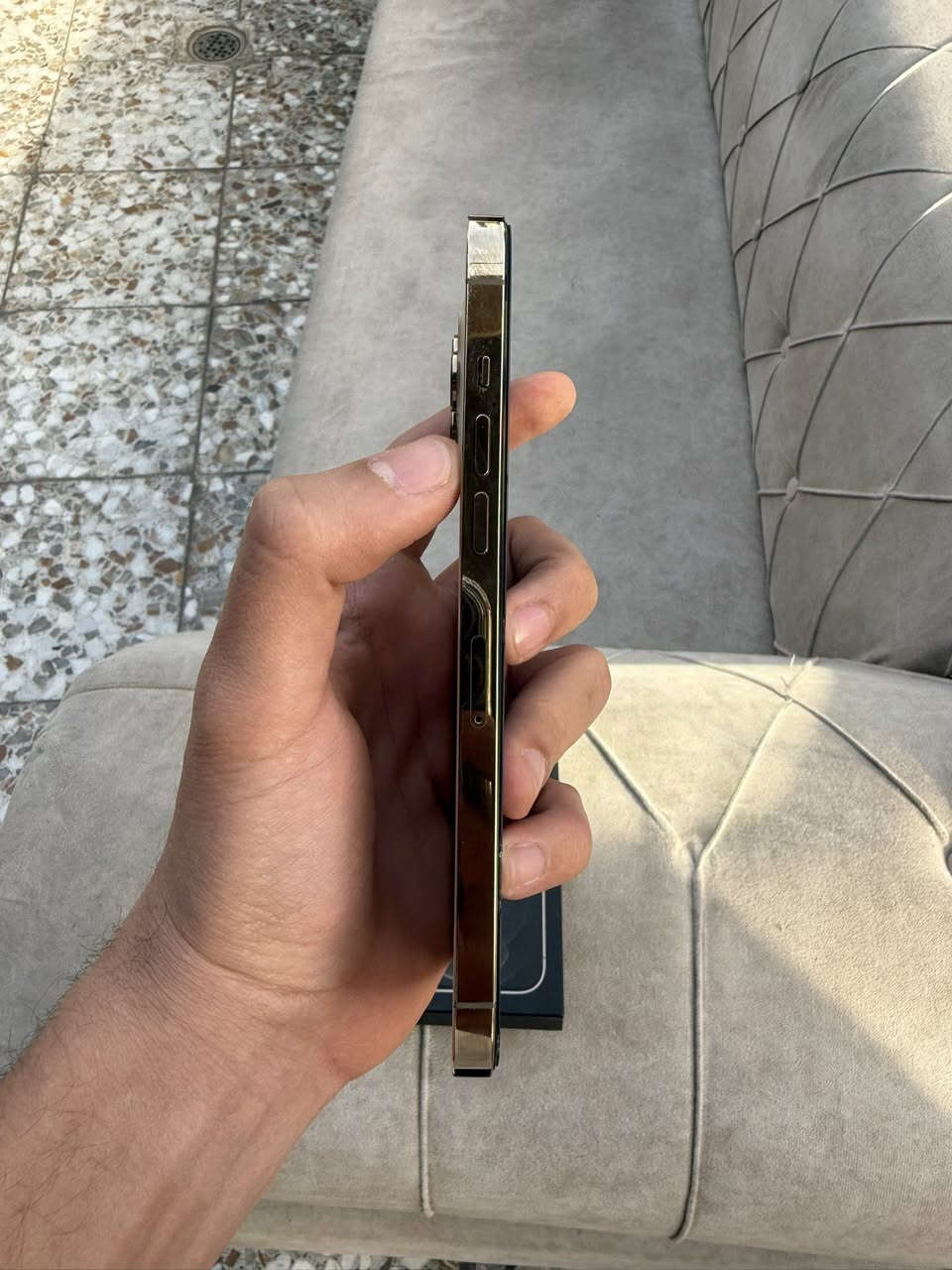 السلام عليكم للبيع ايفون12 برو ماكس لون ذهبي بطارية 77 
ذاكرة 256
الجهاز نظيف وحلو فقط مبدل ظهر قطعة اصلية من ابل مثل ما موضح يمكم بالصور عداها مكفول 
للتواصل /***********
