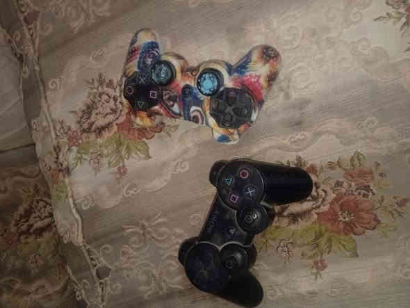 سلام عليكم ورحمة الله وبركاته بلي 3 سلم للبيع لبلي خير من الله لا حماوه ولا اي تعليك لبلي ويا هارد بي اكثر من 60 لعبه رايده 100 وبي مجال بسيط *********** متواجد واتساب فقط الوقت الي متواجد بي المغرب و اليل لن حكم الشغل
