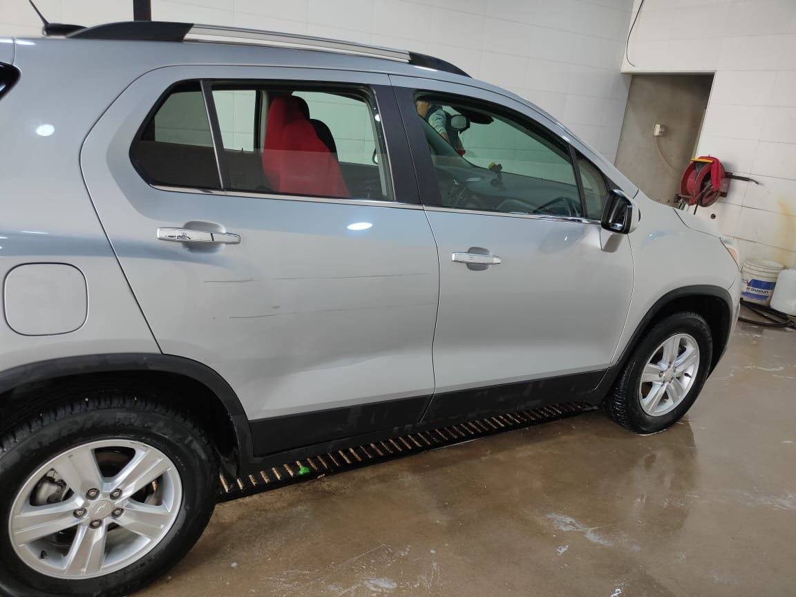 تراكس 2019 
رقم نجف حرة تحويل شرط 
ضربتها جاملغ عكس السايق وشوية البنيد 
ماشية 135 الف 
محرك كير كفالة 
جاهزة بدون نواقص 
مواصفاتها معروفة 
للبيع السعر 106
***********
