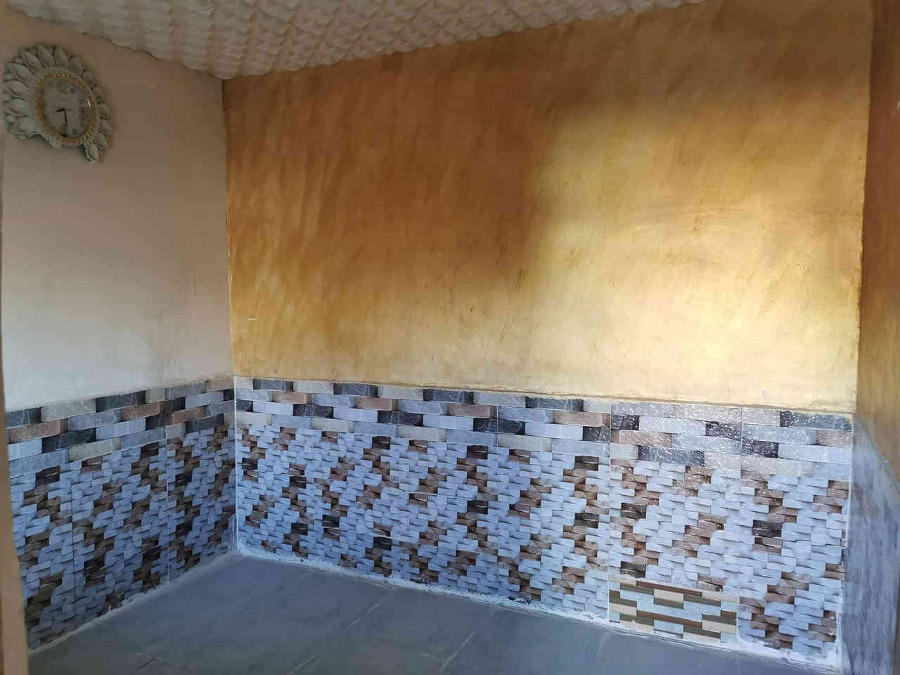 بيت تجاوز للبيع في منطقة الشعب الديوان قرب الشارع العام تبليط مجاري ماء كهرباء مدارس قريبة جدا
للستفسار الاتصال ***********
