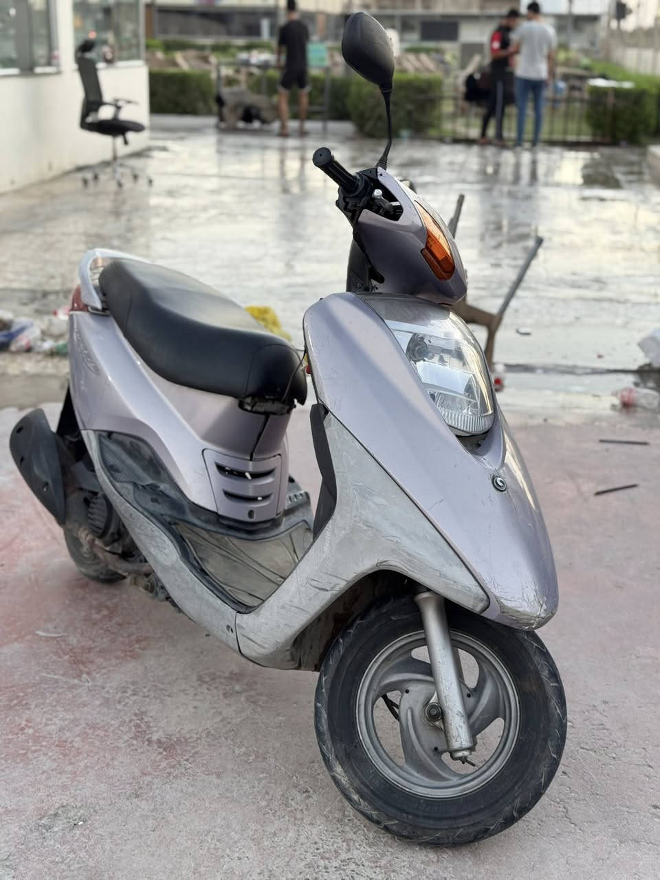 السلام عليكم للبيع دراجه بريز نضافه فول شرط الفحص جيب فيتر وتعال كلشي شغال بيه السعر ٧٠٠ وبيه مجال مكاني بغداد السيديه ***********
