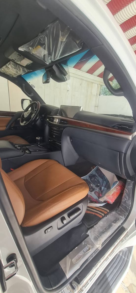 لكزز سوبر سبورت موديل 2021 (LX 570s) السيارة مكفولة كفالة عامة من اي ضرر  محرك( 8) ماشي 29الف فقط سيارة جديدة بحالة الشركة زيرو فول مواصفات معروف الكزز سعر وتفاصيل اكثر ***********
