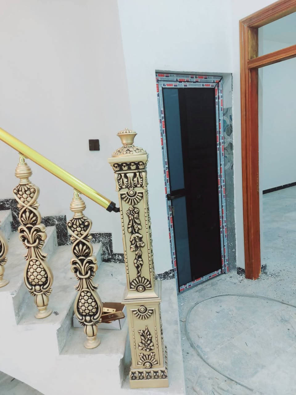 للبيع بيت تحفه
بيت مساحته ١٥٠م طابقين

بناء حديث كونكريت مسلح

يقع في الاسكان الصناعي النزله الأولى

بداية النزله الأولى قرب جامع

يحتوي طابق الأول على غرفتين وصاله ومطبخ وصحيات داخليه وخارجيه واستقبال

طابق ثاني ٤ غرف وصاله وصحيات

موبايل للاستفسار ***********
