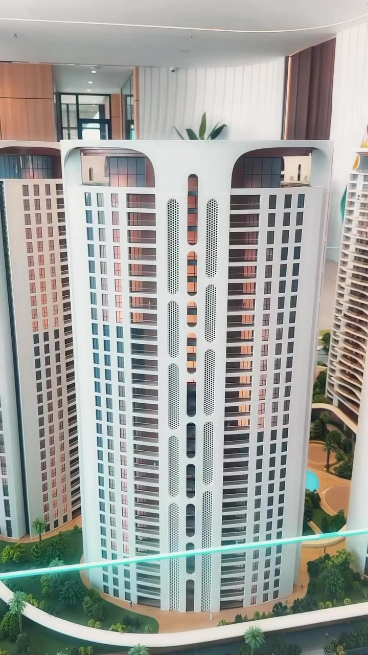 ✨ عنوان للرقي… وموقع يختصر معنى التميز ✨

Aram Towers  
حيث الفخامة تلتقي بالموقع الاستثنائي في قلب أربيل،  
جانب Erbil Avenue  
ومقابل Erbil Hills

🏙️ أبراج بارتفاع 30 طابق لكل برج  
📍 موقع استراتيجي يمنحك أسلوب حياة راقٍ وقرب من أهم الوجهات الحيوية

نظام الدفع المرن:
✔️ دفعة مقدمة  
✔️ عند انتهاء الهيكل  
✔️ مرحلة البياضات  
✔️ عند الاستلام  
✔️ وبعد الاستلام أقساط لمدة 24 شهر

استثمر بموقع مميز… واسكن بأسلوب يليق بطموحك ✨

📞 للاستفسار والحجز: ***********

#AramTowers #Erbil #LuxuryLiving #RealEstate #ErbilHills #ErbilAvenue #عقارات_اربيل #ارام_تاورز #س
