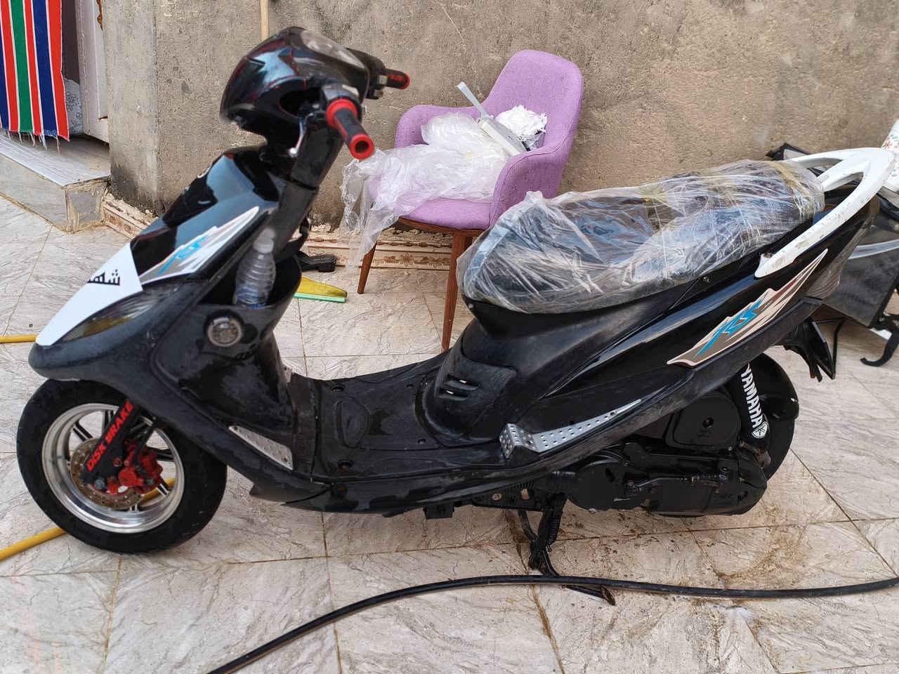 دراجه ماكس عدله الدراجه فقط مفيلسه ما مفتوحه السعر ٧٠٠وبيها مجال رقم التليفون ***********
