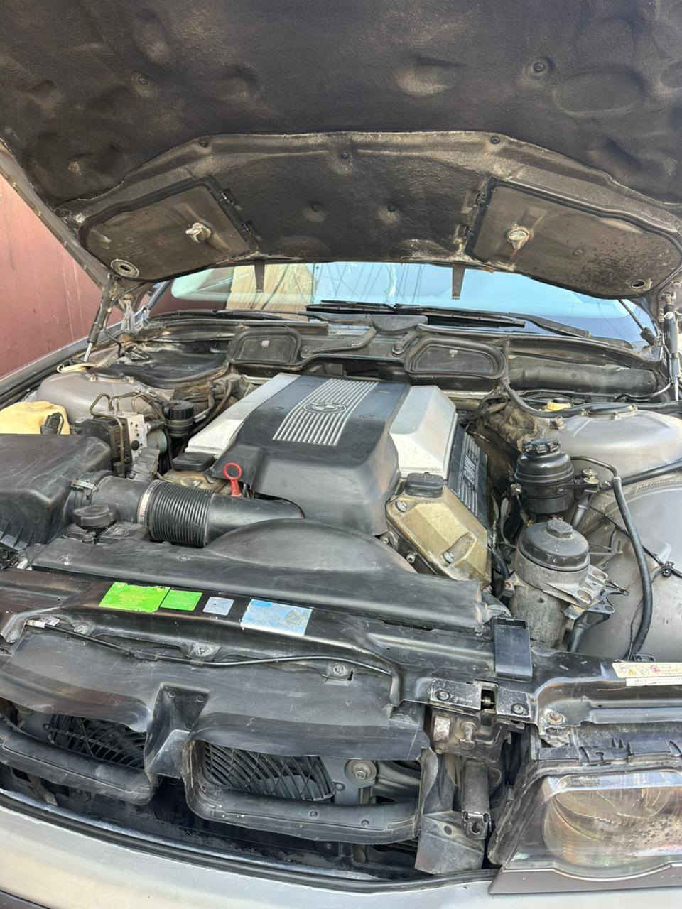 سيارة 8 سلندر 744 سياره 
فول مواصفات من عده فتحه 
تدفئه تبريد شغال محرك كير جديد جدا 
سياره مكفوله كفاله عامه من ضربة 
مصبوغه حزام فقط جمالية 
صدر جديد 
تخم تاير 
تحكم ستيرين 
تدفئه كشنات 
داخل جلد نضيف جدا 
سيارة خير من الله 
باقي تفاصيل اتصل تدلل 
السعر 105 بيه مجال 
الاتصال فقط ***********
