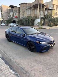 تويوتا كامري XSE مديل 2023 سيارة دخول جديد حره بسمي بدون رقم  فول موصف...