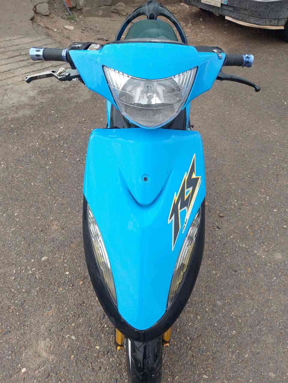 السلام عليكم 
ماكس عدله 🛵
دراجه نضيفه و احلا من الصوره بعد 🩵
لون مميز 🩵
تايرات جدد 
اي نقص مابيه ترايك و ين متريد 
سعر 425 و بيه مجال 💲
مكان ديالى بعقوبه باب الدرب 
خاص ماجاوب 
☎️ ***********
