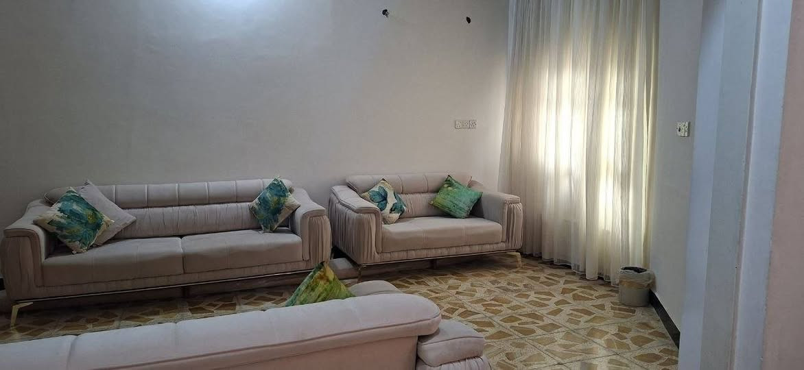_بيت ٢٠٠متر( طابو صرف) ام الخيل ٣🏠
طابقين موقع مرتب وبسعر مناسب 
الاستفسار الاتصل او مراجعة مكتبنا...
***********
