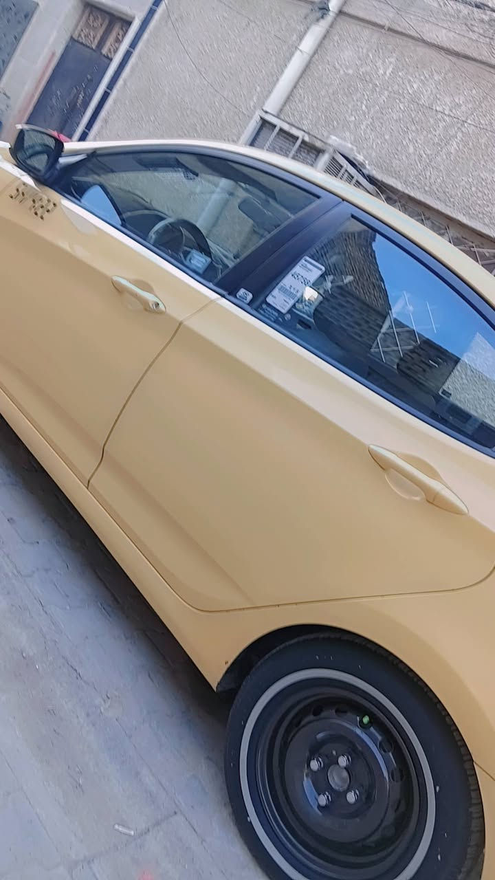 السلام عليكم اكسنت للبيع 13 امركيا مكينه خير من الله 1600 كير حاله جيده  حادثها جملغ الوره بدون لغد كلها ليبل واحد مصبوغه مره واحده رقم واسط اسمي مشروع وطني تخم تاير خط ابيض ويل جديد كهربائيات كله شغاله تبريد ثلج تدفئه  السعر 82 السكن بغداد ***********
