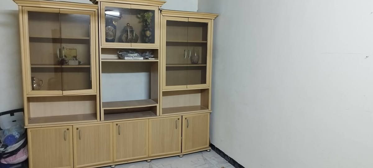 معرض تلفزيون وتحفيات وكتب 
الخشب تركي اصلي صناعة عراقية 
الحجم 2.5*2
 الهاتف ***********
اربيل ماموستايان أربيل, العراق
