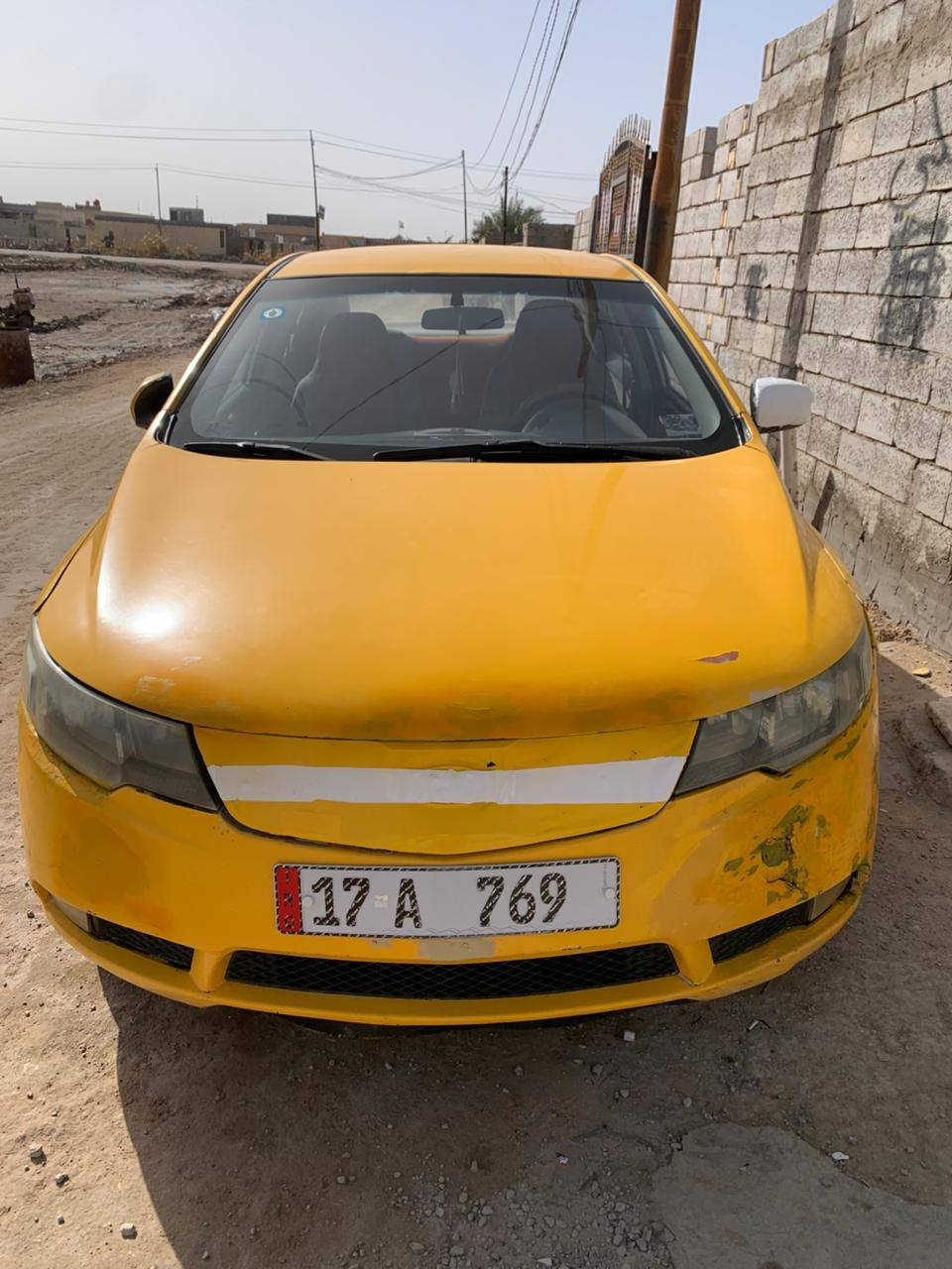 السلام عليكم للبيع سيراتو 2009 تكسي رقم مثنئ مميز (769) مصفره هيئه وغرامات جاهزة ثاني يوم اداور الك   ومجهزة من تخم تاير جديد وباتري جديد وتدفئه كشنات و سياره شوف عينك موضح بالصور وللاستفسار اكثر انتصل( ***********) والسعر (65)وبيها مجال حك الجيه مكان السياره سماوه _قضاء الرميثه
