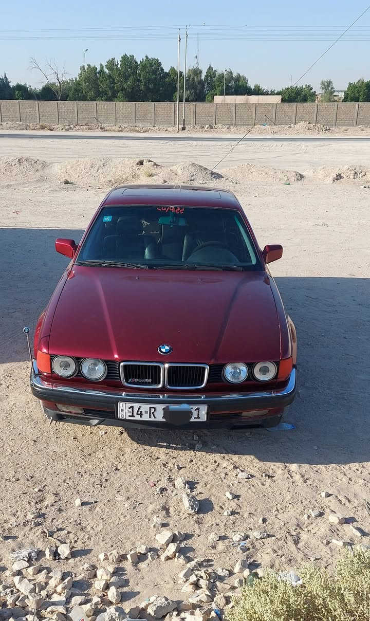 بي ام  735 موديل 1991 سيارة جاهزة السعر ٥٢ وبيه مجال للاتصال ***********
