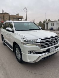 السياره  مديل ٢٠١٦ محرك ٨ سلندر كفاله من صبغ وضربه بيه شبر بارد فقط رق...