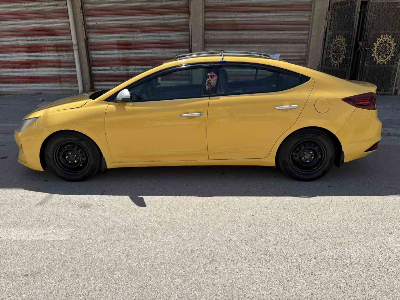 سلام عليكم
عارض سياره انتره للبيع موديل 2019 حادثها بس جاملغ بدون أي دواخل محركها 2000دوش كير ATتخم تاير حداديه جديده 
العنوان بغداد 
الرقم /***********
