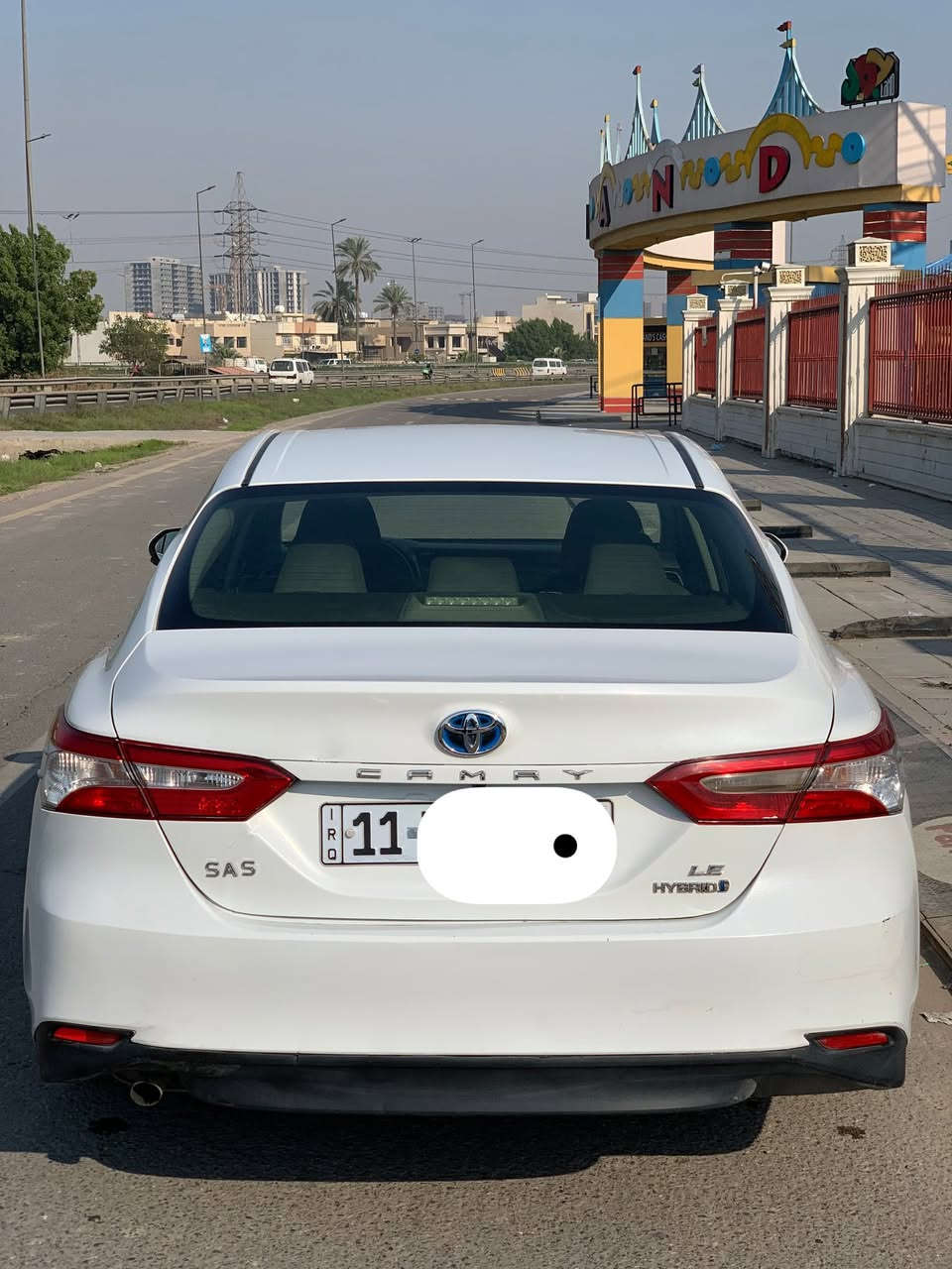 السلام عليكم 
كامري هايبرد اصل 2019 مسجله 2023 رقم بغداد اصولي سنويه وهزه ورقم جديد تحويل ثاني يوم السياره ب اسمي 
مواصفات 
1-محرك 2500 هايبرد 
2-بصمه ابواب وصندوك
3-قطعتين تبريد 
4-داخل مخمل 
5-لون ابيض صدفي 
6-محرك جديد اني شدتيه اول مشتريته
7-منضومه بريك جديده 
8-منضومه بطاريات جديده 
9-لايت زنون
10-شاشه لمس 
11-كاميرا قلاب
السياره جاهزه صدر جديد وتخم تاير جديد 
المكان /المنصور الداوودي 
رقم الهاتف /***********
السعر / 137 وبيه مجال
