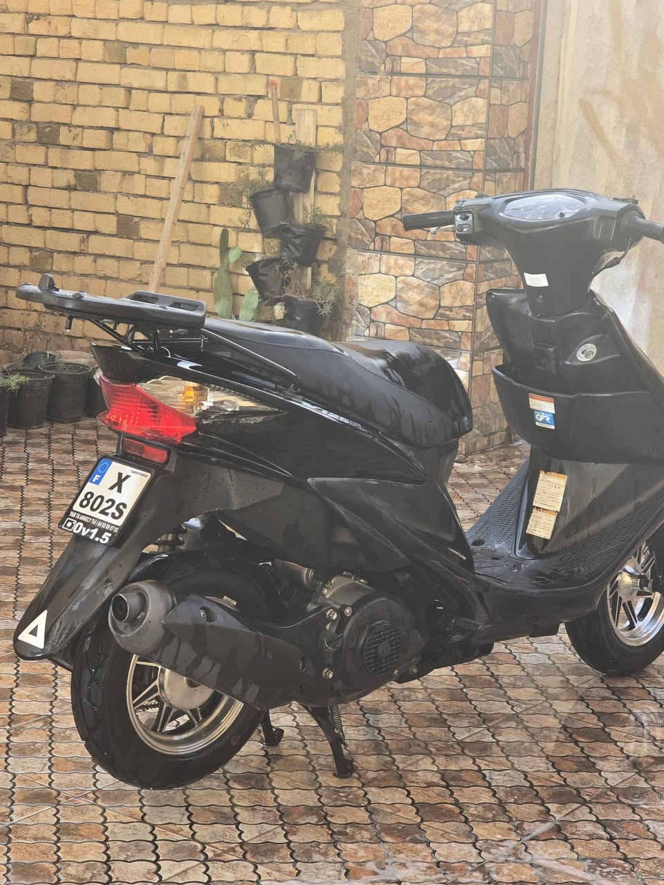 السلام عليكم ادرس ياباني حديث صارله عشرين يوم من نازله من الرمبه كفاله كلهة الدراجه ***********
