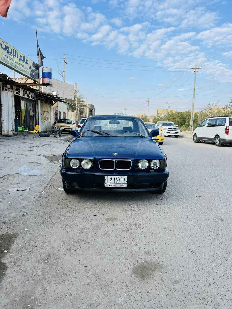 السلام عليكم
للبيع او المراوس

بي ام 

bmw 

موديل 1991 

حجم 535 اصل 

مكينة 3.5 مفتوح 6 سلندر

رقم بغداد الماني تحويل مباشر 

سيارة جاهزة مكينة وگير كفالة شرط

كهربائيات كلهة شغالة جواهة تخم تاير تخم ويل جدد 

كشنات دوشمة جلد 

شاشة تاب اندرويد السيارة جاهزة مال جناي

مكان السيارة ناصرية التضحية

سعرها 42 ورقة وبيها مجال بسيط 

الشراي يتصل وبيه خير ويدلل 

***********
