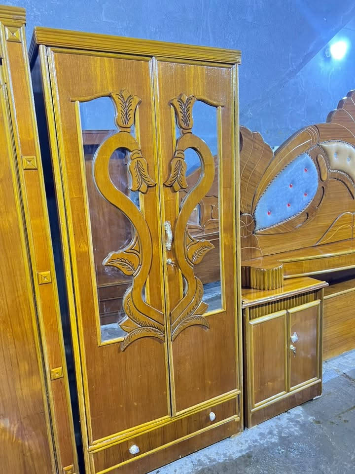 سلام عليكم غرفه نجاره صاج نجاره مستخدمه نظيفه السعر ٦٥٠ العنوان الحله ***********

