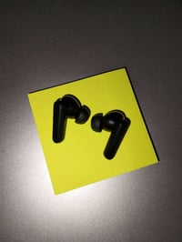 ايربود انكر R50i soundcore R50i  استعمال شهر واحد  الكيس (علبة الشحن) ...