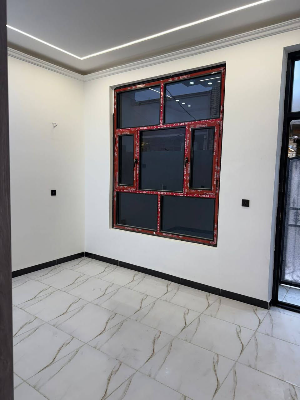 للبيع بيت بناء حديث
مساحه، 65م شارع سليم
قرب اسواق النبأ العظيم 
طابقين 3غرف نوم وصاله
 ومطبخ وصحيات  
للاستفسار مكتب منير درويش للعقار 
موبايل واتساب ماسنجر 
***********
