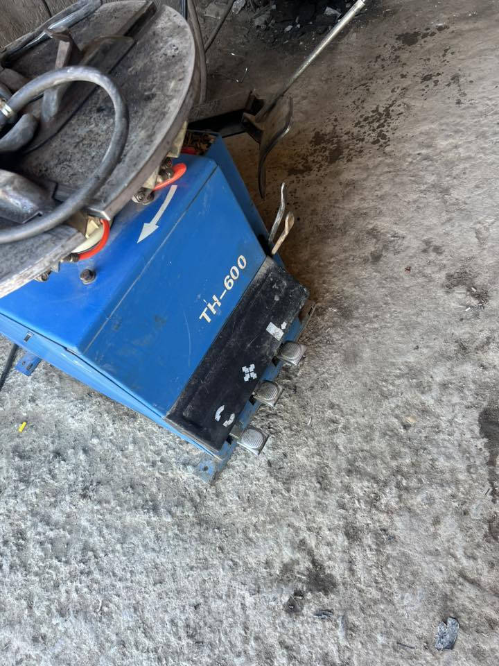 السلام عليكم خالعه ٢٢ مستخدمه ٢٠ يوم فقط مثل ماموضح بلصوره للبيع او مراوس بخالعه ٢٤ حسب القناعه ***********
