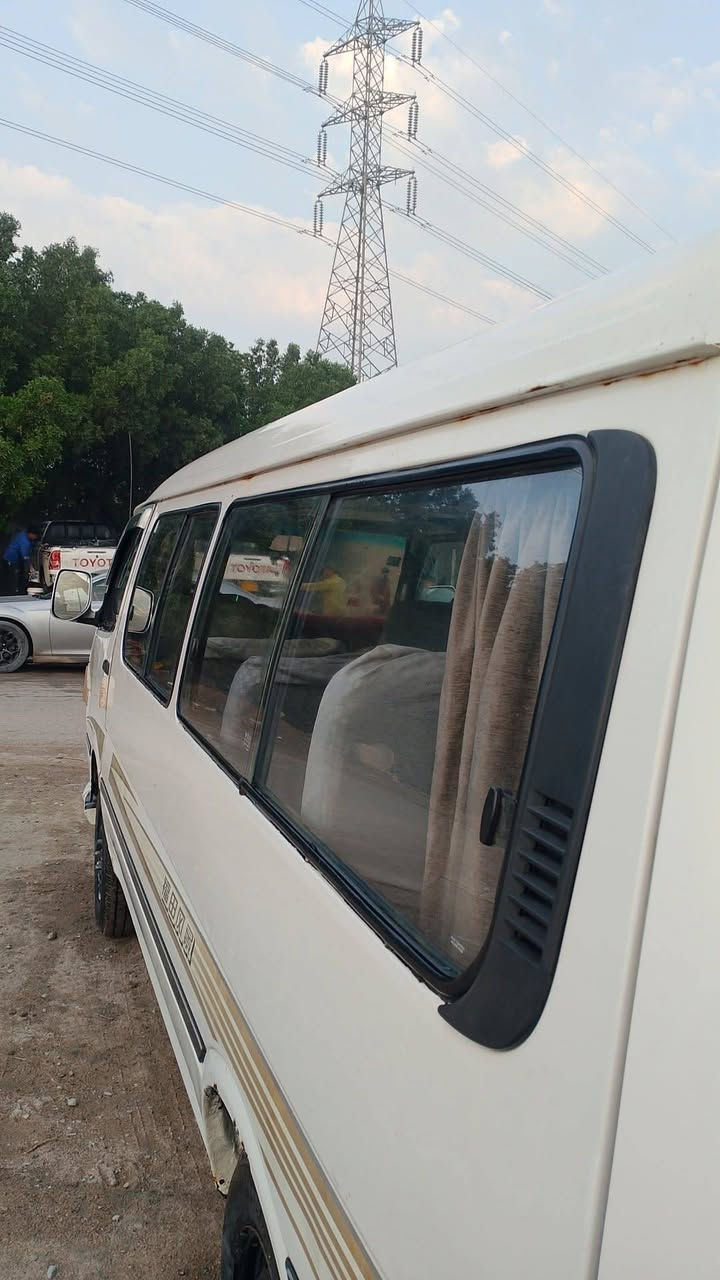 سلام عليكم فتون اف للبيع مديل 14 سنويه جديده بسمي ورقم إنكليزي كير مكينه وحداديه خير من الله تخم تاير جديد باتري جديد سلف جديد مكاني بصره زبير 
رقم واتساب ***********
