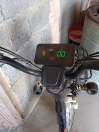 دراجه شحن للبيع بطاريات نضيفه عدد 4بطاريات سرعتهه 60 عدل سعر خاص 07723...