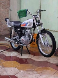 شباب دراجه اربع كير كلك للبيع صارله شهرين من معمره مكينه رابيدو  ما مف...