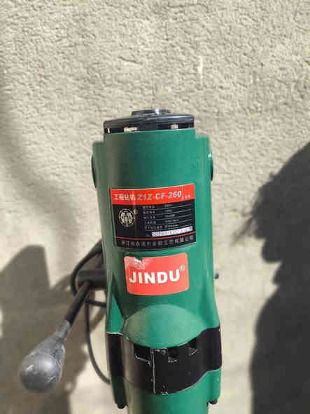 السلام عليكم اخوان
جهاز كور تثقيب للبيع جندو 3900wواط  مشتغل يوم واحد فقط بعده بل كارتون معه برينه وحده 

قياس 3انج السعر280 

إخوان أنه مكلف بل نشر و هاذه رقم صاحب المنشور ***********

إخوان لحد يراسلني رجائن، رجائن
