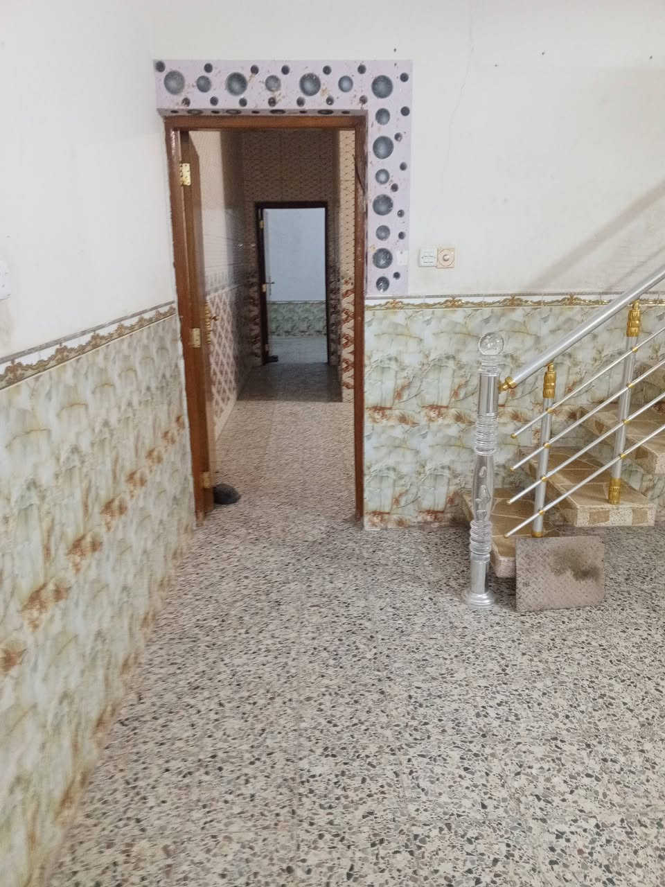 يبت للايجار طابق واحد حي نداء بل 59 قرب مجمع الاميرات    من صاحب البيت مباشر هذا رقمي( *********** )
