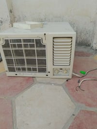 مكيف للبيع شرط الشغل السعر ١٥٠ للاستفسار اتصل ع الرقم 07826987781