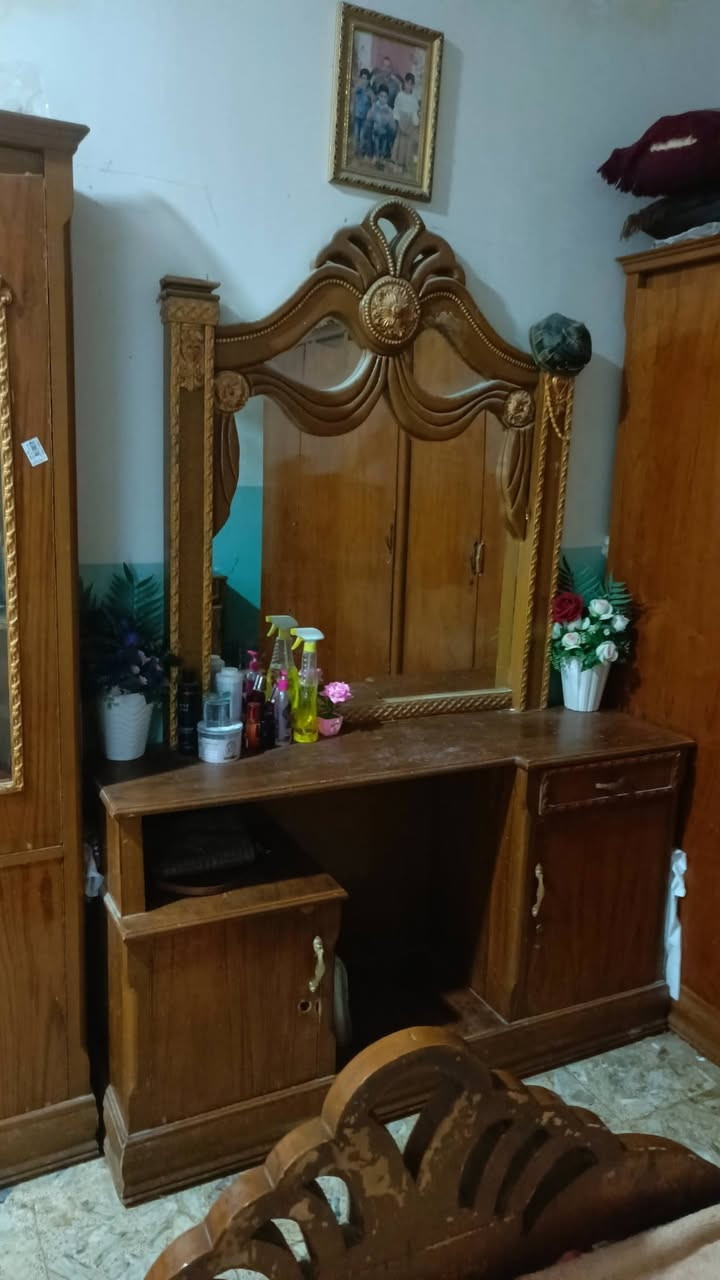 سلام عليكم
غرفة نوم للبيع 6 ابواب صاج تسكام ماخذا ب1.300.000 رايدها ب500 وبيها مجال


**إذا كنت صاحب هذا الإعلان وتريد حذفه لأي سبب، رجاءا أرسل رسالة إلى الدعم الفني**