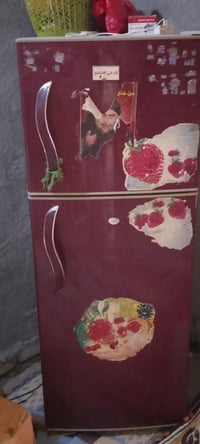 ثلاجه • عاطله • للبيع