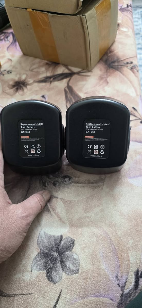 بطاريتين بهذا الشكل الي تفيدة ينطينا سعر


**إذا كنت صاحب هذا الإعلان وتريد حذفه لأي سبب، رجاءا أرسل رسالة إلى الدعم الفني**