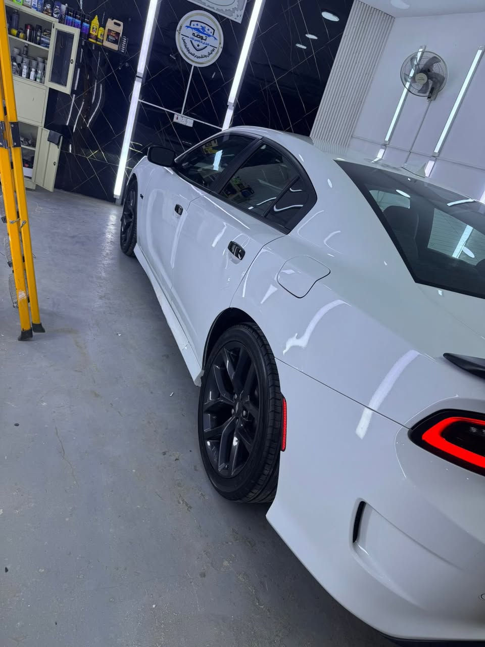 سلام عليكم.                                                                   🇺🇸جارجر ارتي  محرك 5700 المرغوب 2023 أصدار لأخير🤍  مختومه فول عدا رادار امامي  سياره جديده وحلوه عروسه   ومناقصهه شي  نصبتهه تخبل  حادثهه جاملغ وبنيد ضربتهه خفيفه مو قويه  ولا مهجومه مواصه لا راديترات لا بدنه لا شاصي لا لغد  مبينه ضربتهه خفيفه طاك ايرباك دشبول ومبدل دشبول جديد  مابيهه نقص ولا اي مصرف ستوك سياره 

مواصفات ال🤍
فتحه سقف 
رادارات جانبيه 
نضام سبورت 
نضام سوبر تراك باك 
كشنات حضن جلد تدفئه 
كشنات كهرباء  
ستيرن كهرباء 
شاشه جبيره 
سقف روز رايز 
دركه SRT
شفتات
حساسات خلفيه  
ويل بلادي حجم 20 
ماشيه 73 الف كيلو  بعدهه جديده تطلع 41 ميل تقريباً 
صدر امامي خلفي جديد كير محرك كفاله عامه   تايرات جدد تبريد سياره ثلج  حماوه طبيعيه  حجر بيئه بلادي  كزوز سياره بلادي صوتهه يخبل  مكان سياره بغداد   رقم بغداد تحويل مباشر سعر 225 ورقه  ماكو هيج سعر بهيج مواصفات وهيج موديل. وضربه خفيفه ***********
