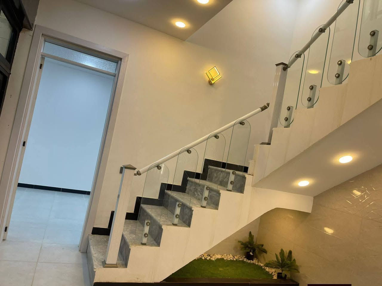 بسم الله ماشاءالله 
 🏠#دار_للبيع   100متر واجهيه 6،25متر نزال 16متر
  طابقين   بناء حديث وتصميم متكامل ✨️
يحتوي البيت. ع[3غرف نوم -استقبال -صحيات عدد 2- صالة- ومطبخ] البيت شغل درجة اولى 
مع الخدمات[ماي-كهرباء-تبليط]✨️
🔴ملاحضه البيت جاهز للسكن 🔑
⬅️نوع العقار  طابو زراعي سند 25 اقرار محكمه 
⬅️العنوان #بغداد_الدوره_البوعيثه   
       مجمع السلطان الاول 
🔴للاستفسار  خاص او الاتصال ع  الرقم 
☎️***********
☎️***********
☎️***********
